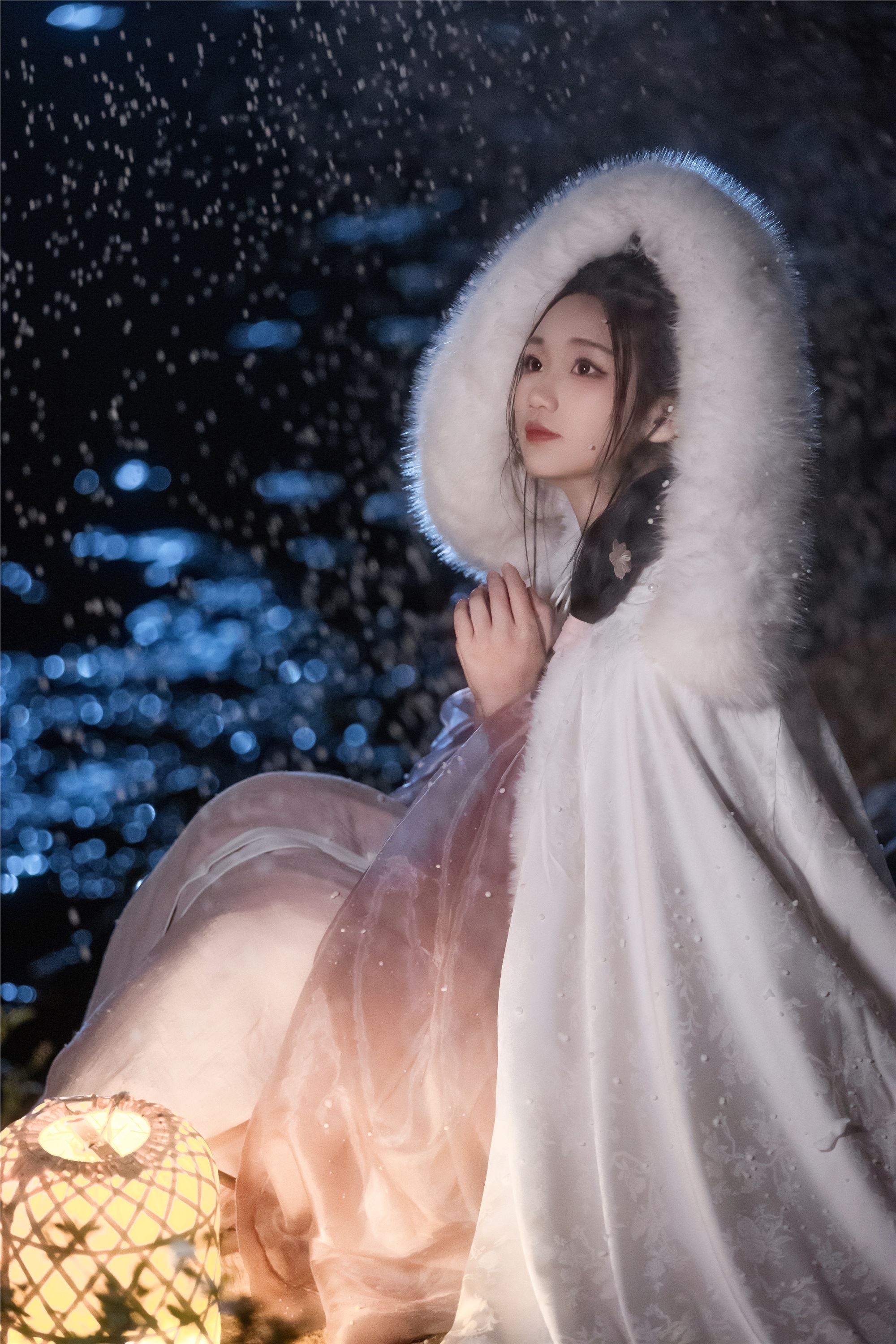 YITUYU 艺图语 2025.03.06 风雪夜归人 晚江亭